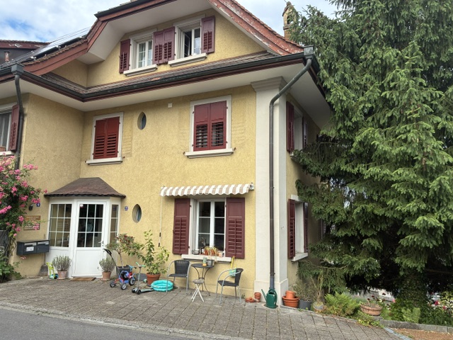 Hauseingang und Vorplatz